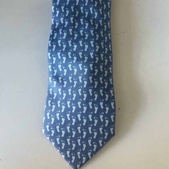 Vineyard Vines Men’s Blue Barefoot Patterned silk Men's Tie - Picture 1 of 3